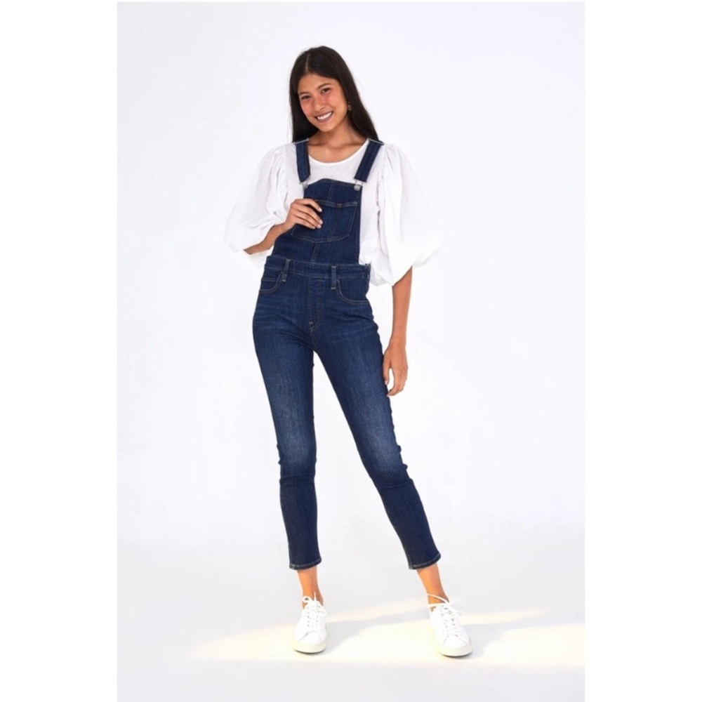 Levis Premium Skinny Overalls NWT Anthro Size 27 Blue wash. Gorgeous details.